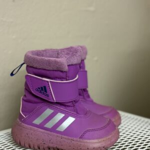 Adidas-talvikengät 22