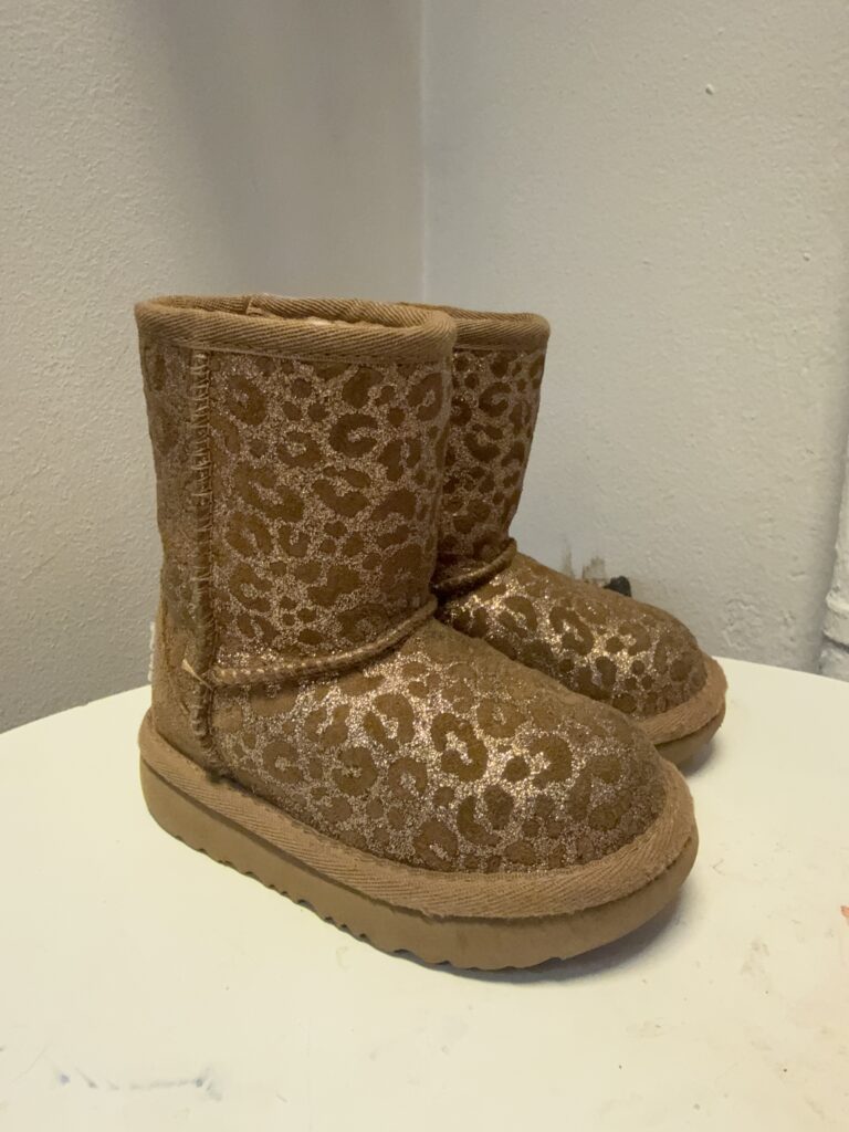 Ugg 22